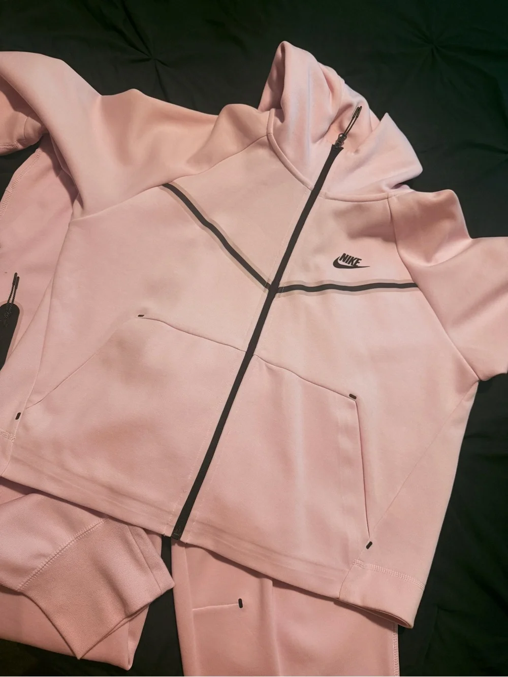 Nike Women’s Light Pink Full-Zip Tech sweatsuit